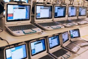Robo de laptops en colegio de Oruro