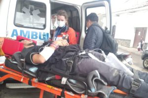 Atención médica a turista francés en Bolivia