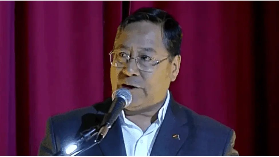 Presidente Arce abucheos en congreso de Fencomin