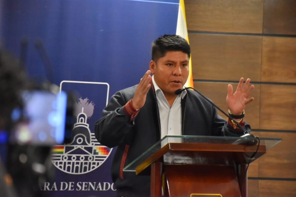 El senador Loza vincula asesinato de capitán de Policía con el Gobierno