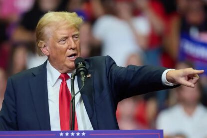 Trump congela solicitudes migratorias