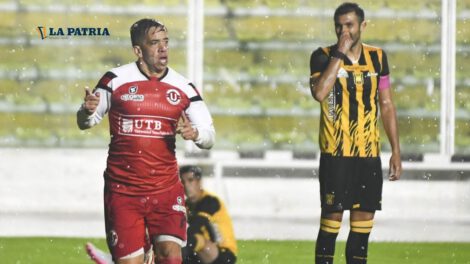 Copa de Verano entre FC Universitario y The Strongest