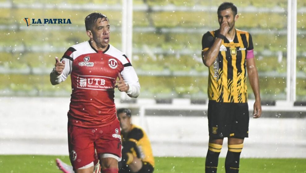 Copa de Verano entre FC Universitario y The Strongest