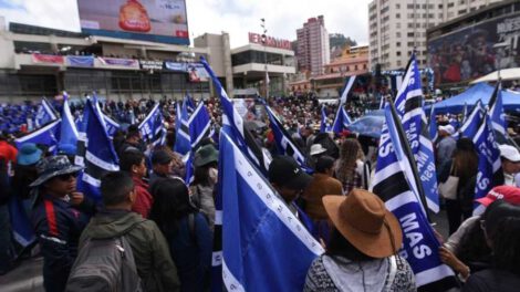 Ampliado del MAS para debatir binomio presidencial