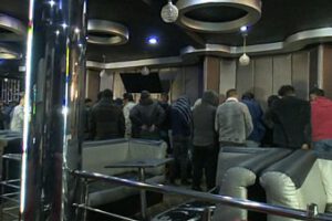 Operativo policial en La Paz desmantela bar clandestino