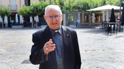 Nicolás Castellanos, sacerdote español, reconocido por su labor en Santa Cruz