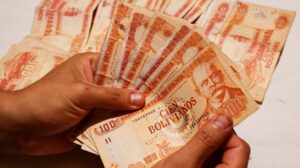 Ilustración de dinero en caso de violencia familiar