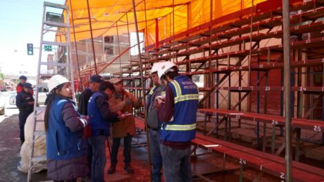 Inspección a graderías en la ruta del Carnaval de Oruro