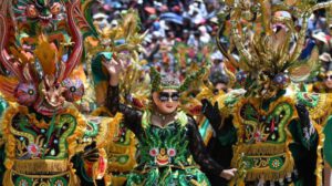 Turismo en Bolivia cae 40% por escasez de dólares