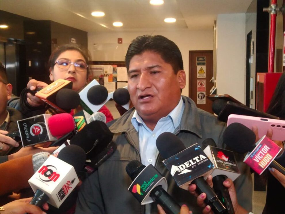 Créditos para proyectos industriales en Bolivia anunciados por el diputado Andrés Flores