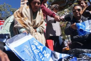 Renuncia al MAS por seguidores de Evo Morales