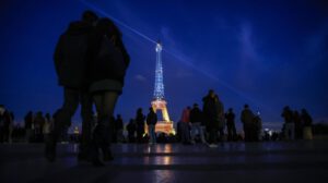 Torre Eiffel homenaje a Ucrania