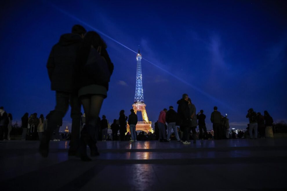 Torre Eiffel homenaje a Ucrania