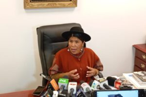 Contratos de litio en el Salar de Uyuni y Coipasa