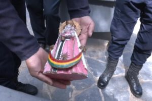 Hombre robó imágenes en cementerio de Cochabamba