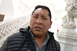 Freddy López defiende su militancia en el MAS