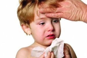 Un niño sufriendo por tosferina en Potosí