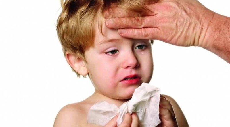 Un niño sufriendo por tosferina en Potosí