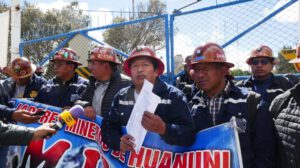 Trabajadores de Huanuni piden pago de concentrados a la EMV