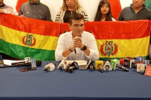 Senador Rodrigo Paz denuncia terrorismo político tras acusaciones sobre el puente 4 de julio