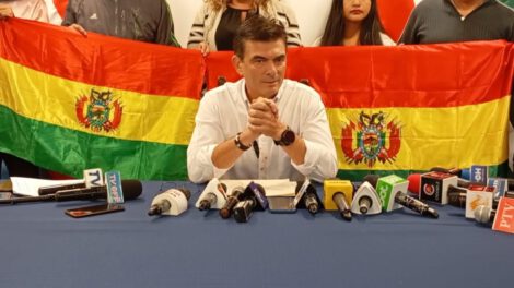 Senador Rodrigo Paz denuncia terrorismo político tras acusaciones sobre el puente 4 de julio