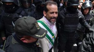 Luis Fernando Camacho critica las políticas de Arce y Evo