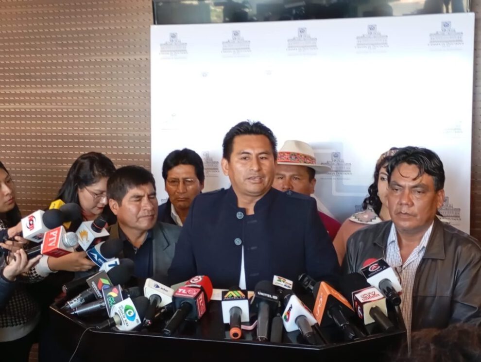 Renuncia al MAS por parte de diputados evistas