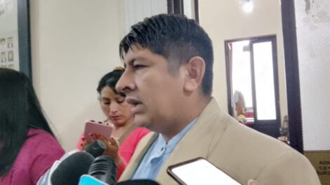 Luis Arce defendido por Rolando Cuellar en medio de críticas sobre campaña electoral