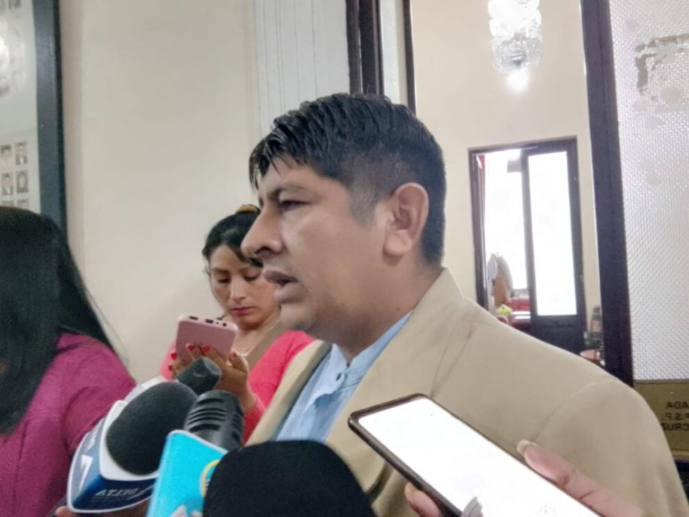 Luis Arce defendido por Rolando Cuellar en medio de críticas sobre campaña electoral