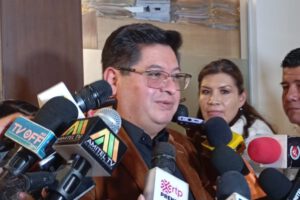 Marcelo Montenegro defiende su gestión ante acusaciones de corrupción