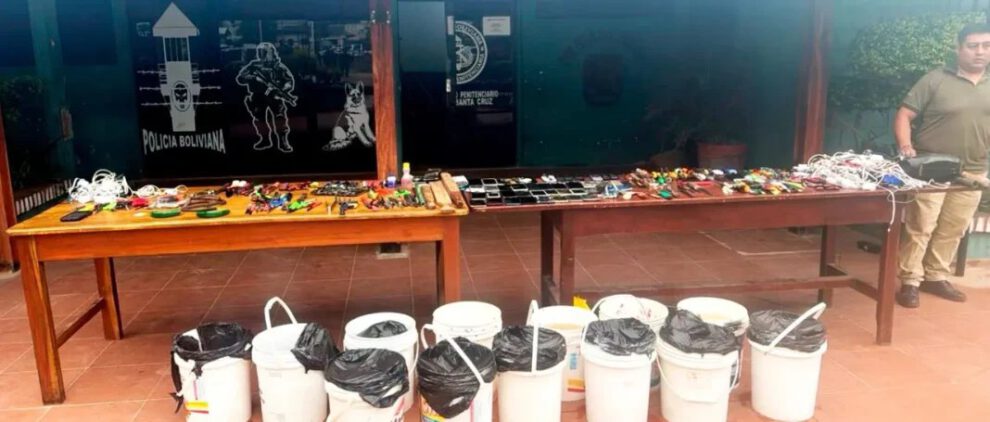 Operativo en Palmasola con incautación de armas y drogas