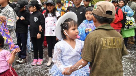 Chiquicoplas en el carnaval de Cochabamba