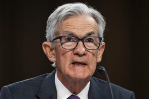 Aumento moderado de precios en EE. UU. debido a aranceles de Trump