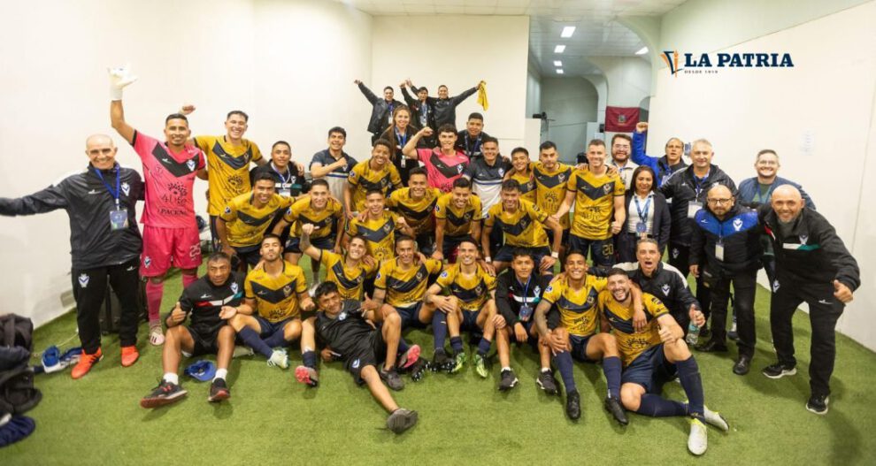La alegría de los jugadores de GV San José tras la clasificación
