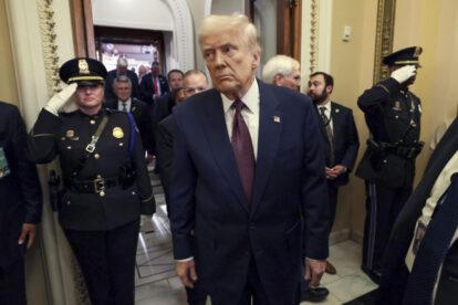 Trump suspende aranceles a México