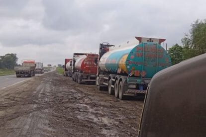Cisternas varadas por falta de combustible