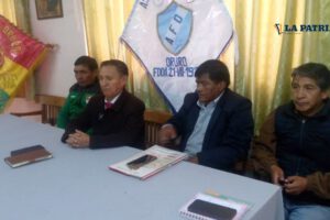 Luminarias estadio Bermúdez en Oruro