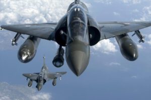 Ucrania frustra ataque ruso con aviones F-16 y Mirage-2000