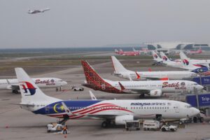 Búsqueda del MH370 de Malaysia Airlines en el Aeropuerto Internacional de Kuala Lumpur