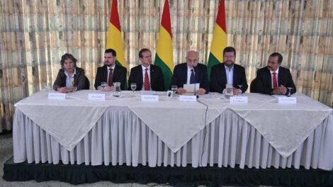 Encuesta para candidato presidencial del bloque de oposición