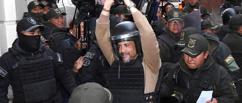 Luis Fernando Camacho llega al tribunal de La Paz