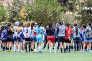 CDT Real Oruro busca jugadoras para su equipo femenino