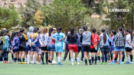 CDT Real Oruro busca jugadoras para su equipo femenino