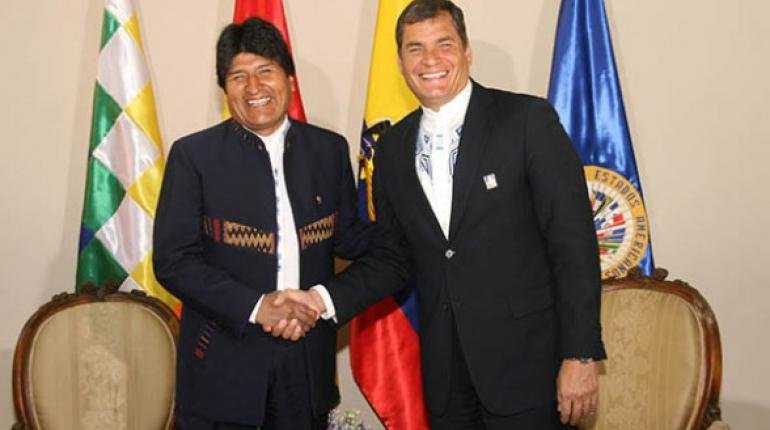 Rafael Correa apoya a Evo Morales en su candidatura presidencial