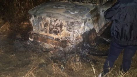 Hallan vehículo calcinado en Porongo