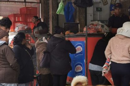 Escasez de pollo en Oruro tras deslizamientos en ruta