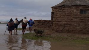 Ayuda humanitaria Uru Chipaya tras lluvias
