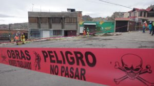 Avenida Bedregal cerrada por riesgo de colapso