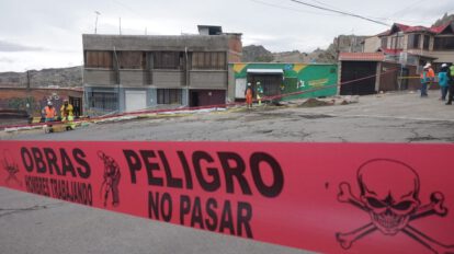 Avenida Bedregal cerrada por riesgo de colapso