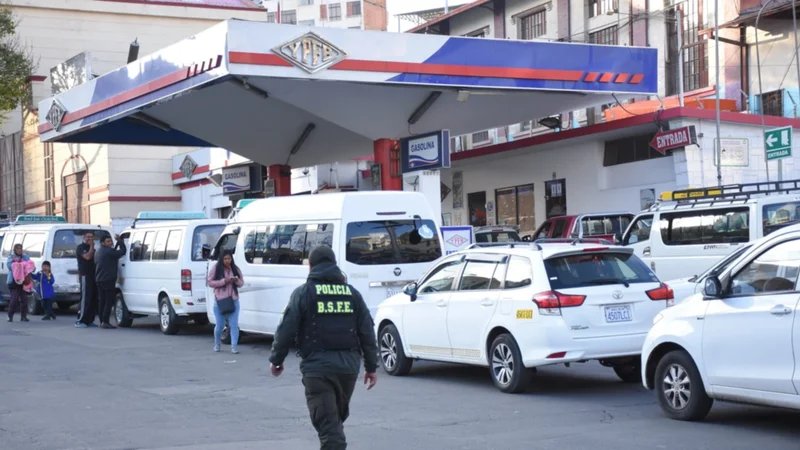 Abastecimiento irregular de combustible en Santa Cruz